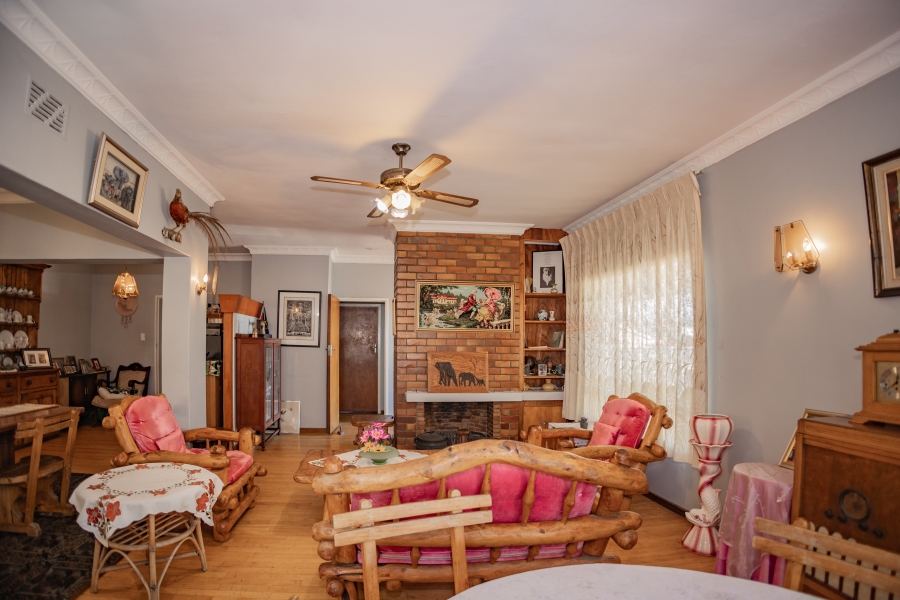 4 Bedroom Property for Sale in Avondale Western Cape